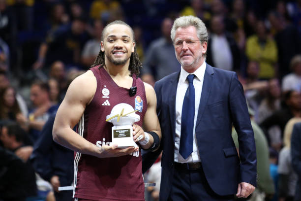 公众期待背 公众期待背