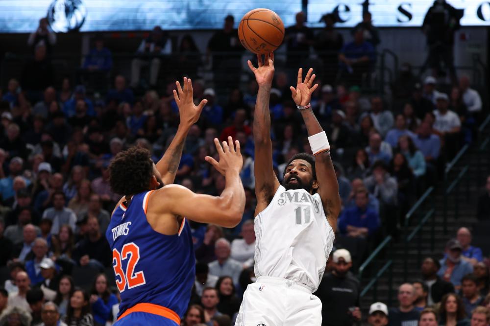 引发全场哄 引发全场哄